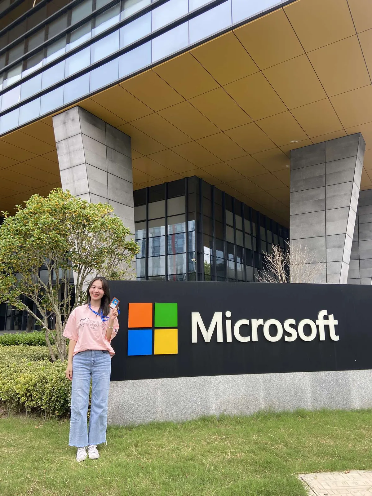 BẠN LY VÀ BÍ QUYẾT THÀNH CÔNG TẠI MICROSOFT CÙNG CÁC KHÓA HỌC TẠI ENGINEER PRO